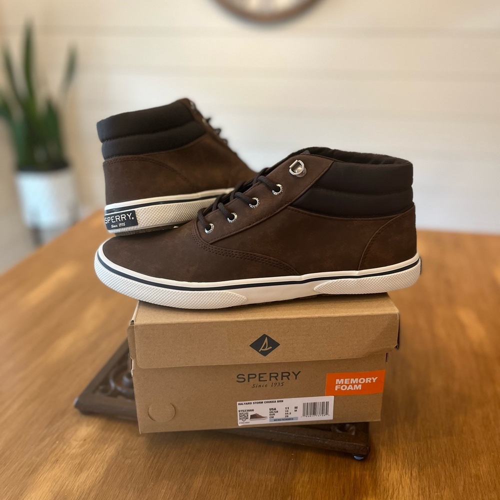 BRAND NEW IN BOX!!  Sperry Boots // Mens 11